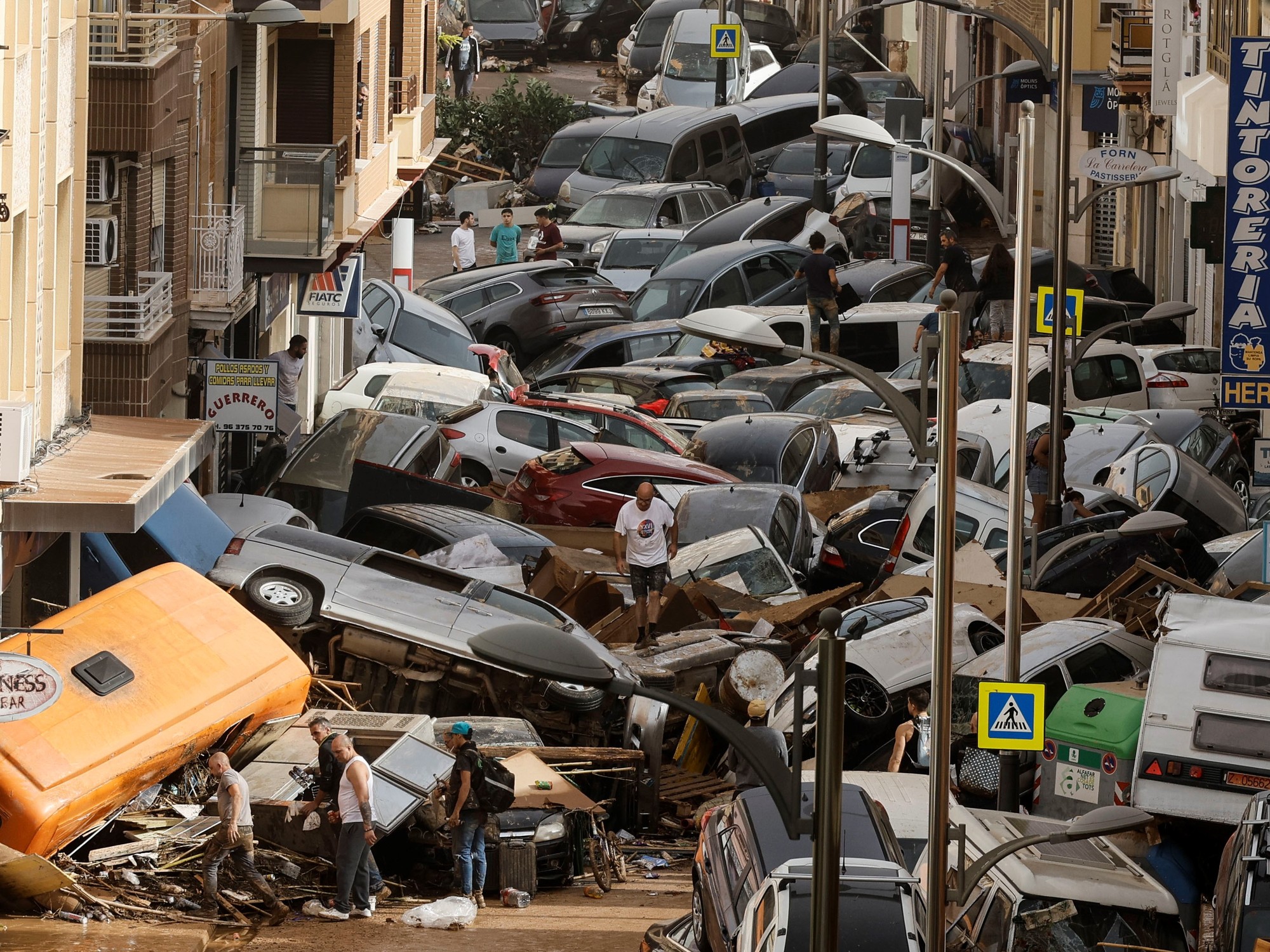 La Generalitat demana al Consorci de Segurs ampliar el termini per a indemnitzar els centenars de vehicles de la DANA encara sense localitzar