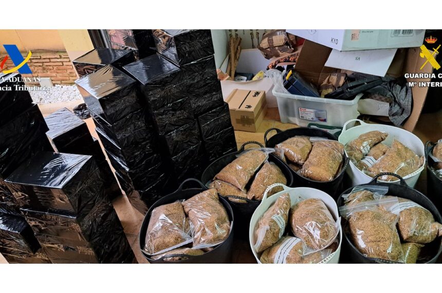 En l'operació s'han confiscat 157 quilos de picadura, una màquina de picar i estris per a la distribució i l'empaquetatge.