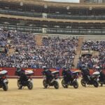 Més de 3.000 escolars vibren amb la gran exhibició de la Policia Nacional a la Plaça de Bous de València