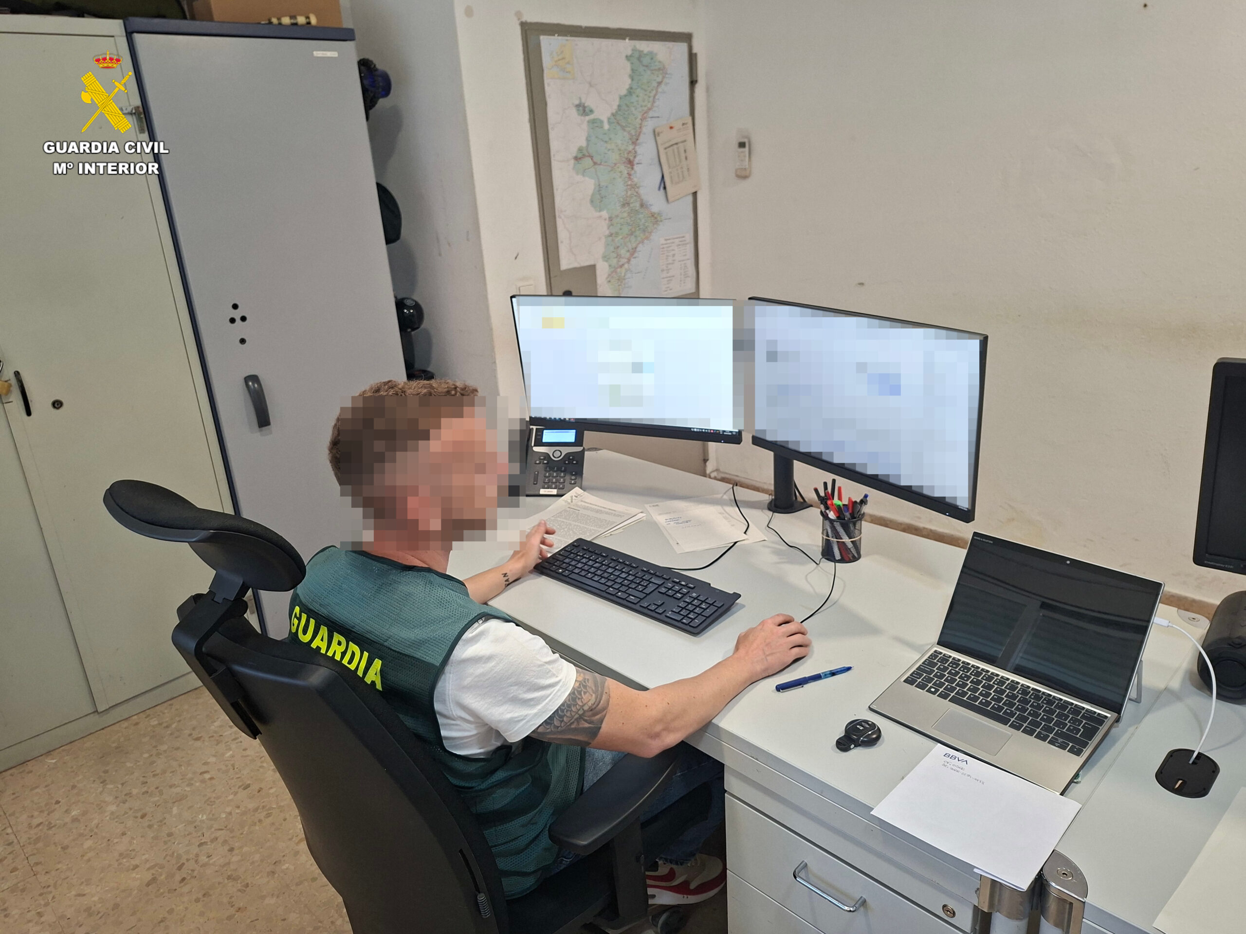 Catorze investigats per desordres públics, amenaces i càntics racistes a Alginet