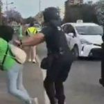 Agresión policial a una docente en Valencia: Sindicatos denuncian y la Delegación del Gobierno ha abierto una investigación