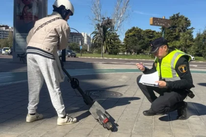 La Policia Local de València immobilitza 129 patinets elèctrics en una setmana de controls intensificats