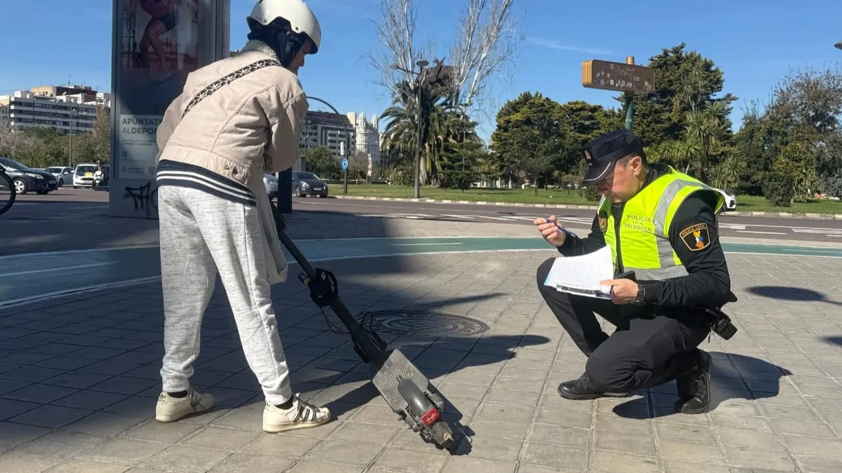 La Policia Local de València immobilitza 129 patinets elèctrics en una setmana de controls intensificats