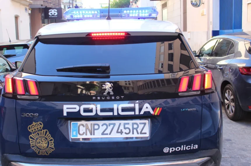 Arrestat a Torrent un home per extorsionar 38.000 euros a una víctima de webs de contactes
