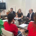 Màxima tensió a Educació: càrregues policials, col·lapse de Pío XII i tancament sindical a la Conselleria
