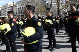 València aprova 43 noves places de comandament per a reforçar el cos municipal de bombers