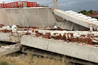 Se derrumba de madrugada el forjado de la cubierta de la futura piscina municipal de Albuixech
