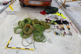 La Guardia Civil detiene a los autores de una oleada de robos de cobre en el alumbrado público de municipios valencianos