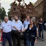 La acampada de los huelguistas de educación obliga a reconfigurar los actos y el itinerario del Corpus de València