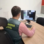 Detingudes tres persones per explotar laboralment 60 estrangers que vivien amuntegats en condicions infrahumanes