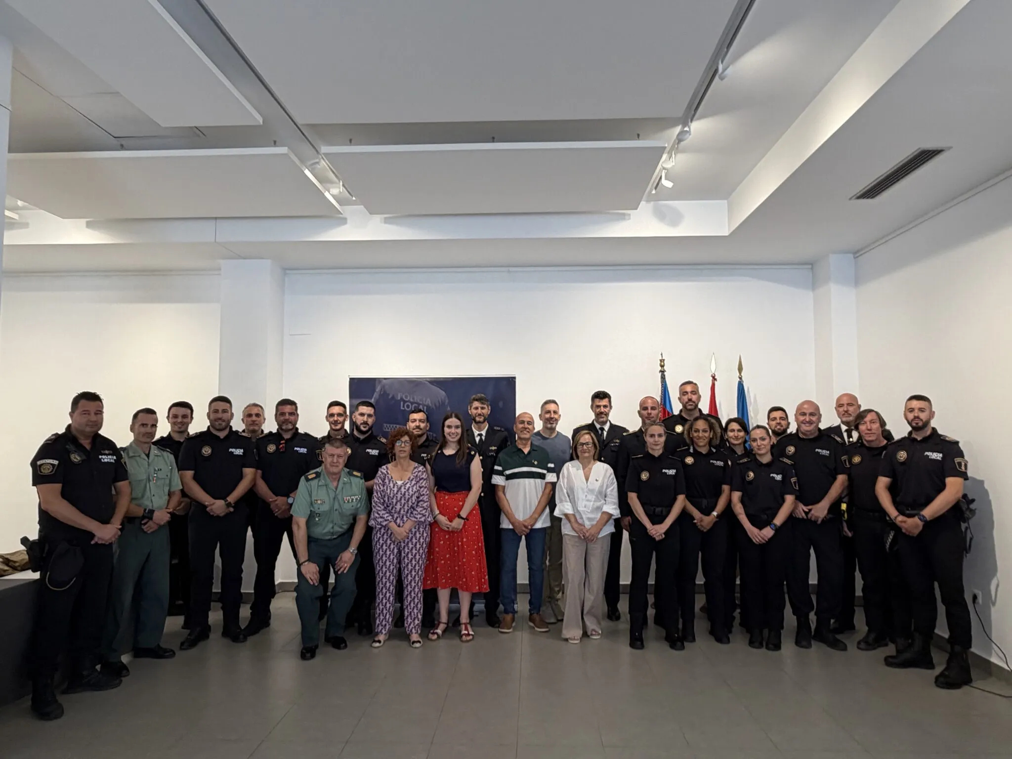 Homenatge a la professionalitat de la Policia Local de Rafelbunyol durant el seu dia commemoratiu