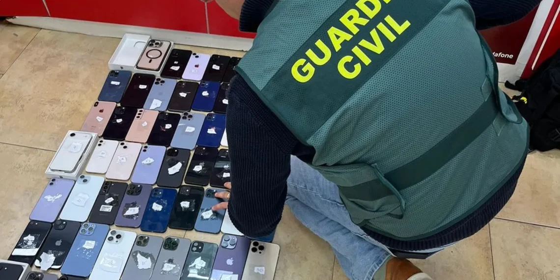 Ocho detenidos en Valencia en tres operativos contra las estafas fotovoltaicas, el robo logístico y los altercados en las playas.