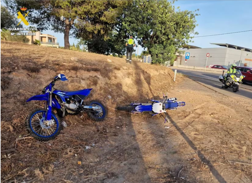 La Guardia Civil detiene a seis motoristas por conducción temeraria en grupo en la A-7