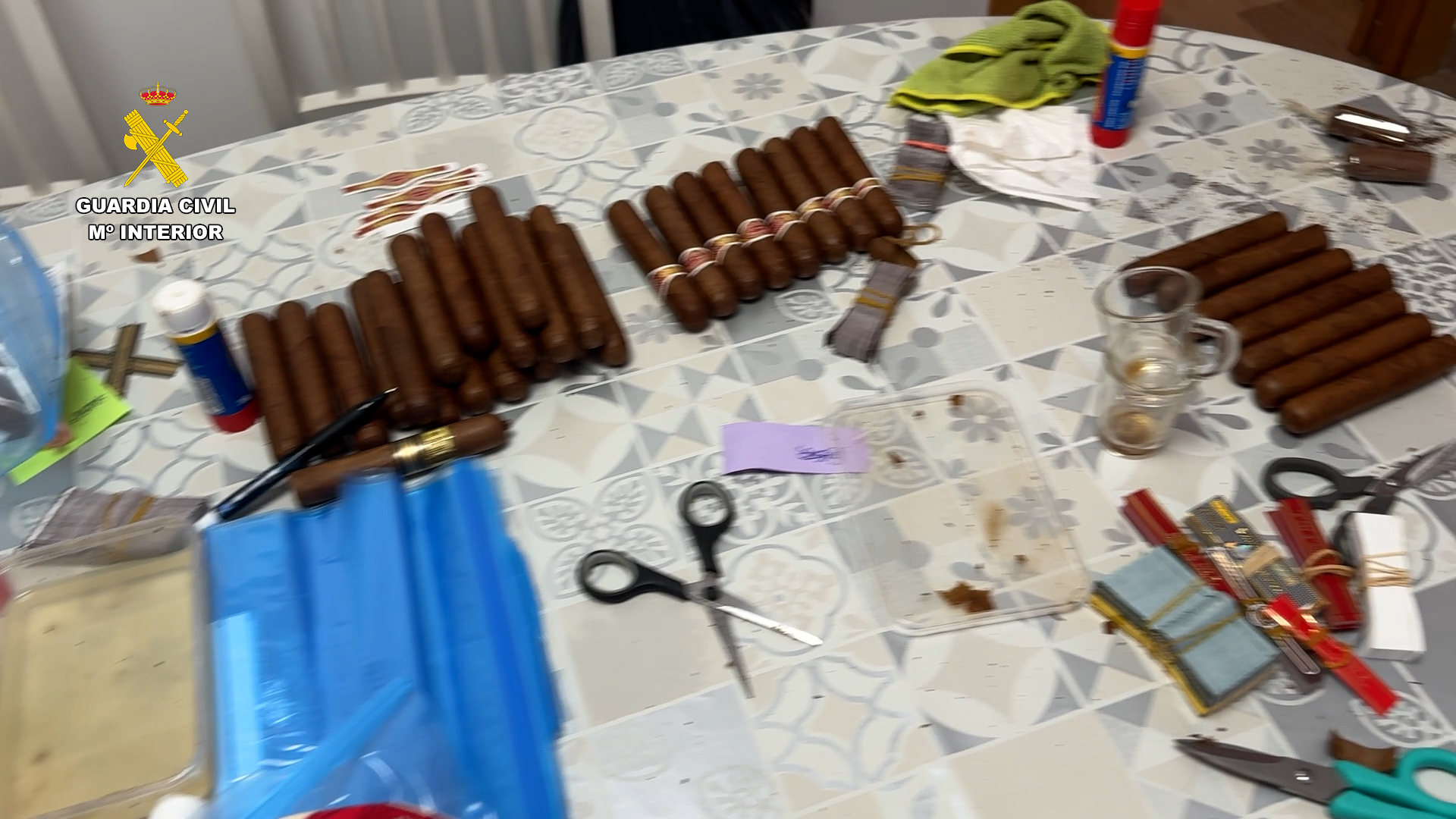 Golpe al contrabando: incautados 34.000 puros habanos falsificados en Mislata