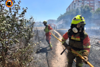 luto oficial en Manises, fuego controlado en Aldaia y cortes de tráfico en la capital