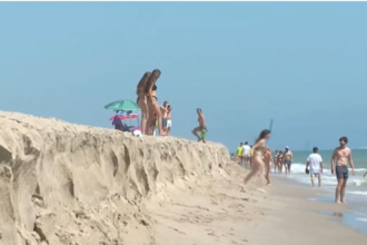 Un «escaló» de metre i mig a la platja de Motilla deslliga la indignació veïnal a Sueca