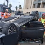 Una persona atrapada tras una colisión entre dos vehículos en Burjassot