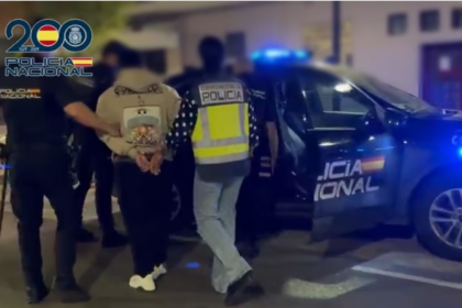 Tres detinguts i dos a la presó per un botí de 32.000 euros en un saló de jocs d'Alzira a punta de pistola.