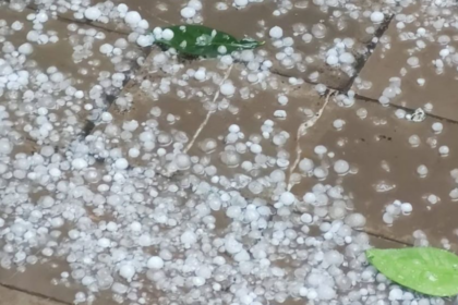 Cinco días de tormentas eléctricas mantendrán en alerta a Valencia y Castellón tras los primeros destrozos