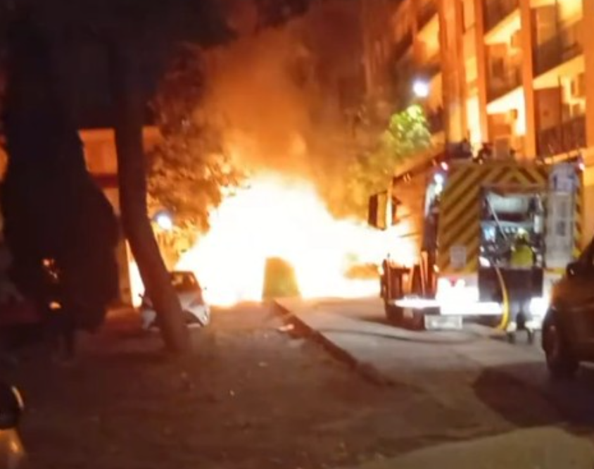 Susto nocturn a Patraix per l'incendi de diversos contenidors