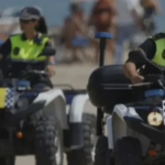 Huit detinguts en dotze hores per una onada de furts de mòbils a la platja de la Malva-rosa