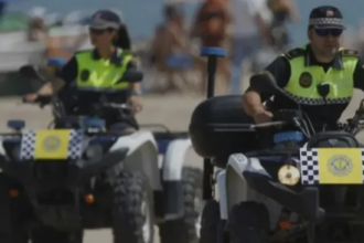 Huit detinguts en dotze hores per una onada de furts de mòbils a la platja de la Malva-rosa