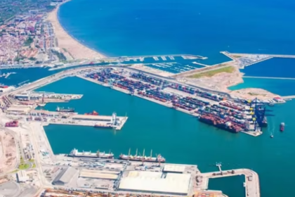 Muere un trabajador durante las tareas de mantenimiento de una embarcación en el Puerto