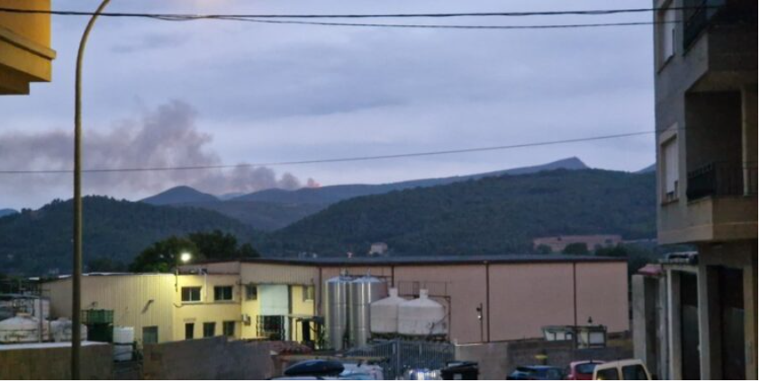 Incendio en la Sierra Calderona entre Gátova y Segorbe producido por un rayo