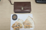 Un vecino de Albal encuentra un bolso con 2.000 euros y lo entrega a la Policía Local