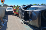 Dues joves ferides i traslladades a La Fe després de bolcar el seu vehicle en un accident entre dos cotxes a Alcàsser