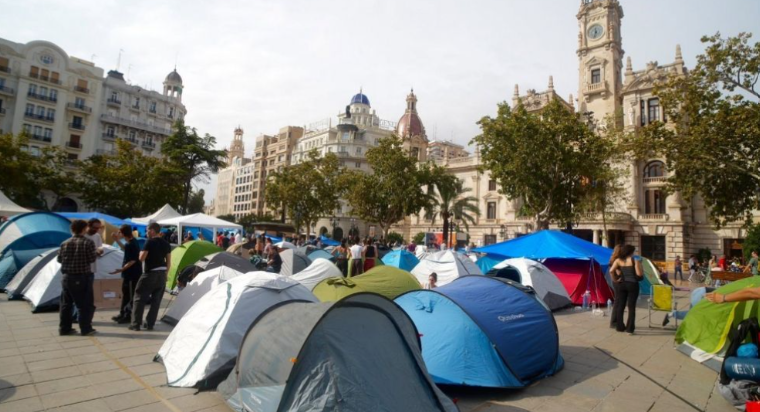 La mascletá del 9 d’Octubre se queda fuera de la programación de València por la acampada de la plaza del Ayuntamiento